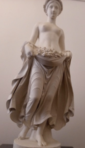 la scultura 'Flora' di Pietro Tenerani